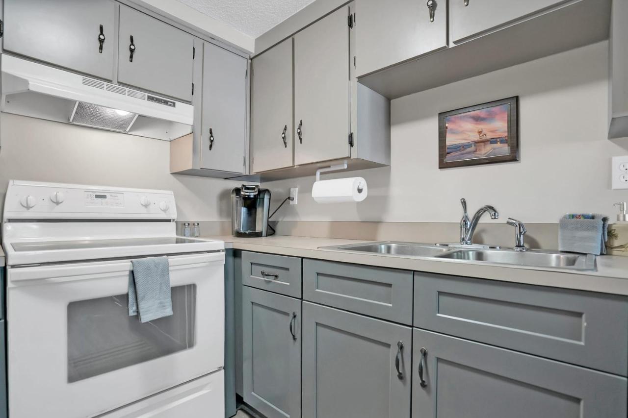 Uptown Lovebird Nest, Minutes To Vilano Beach And Downtown!
