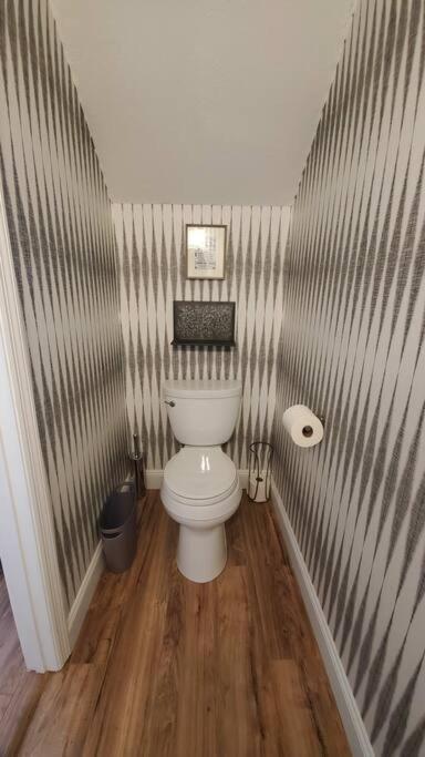 Cozy 2-bedroom Townhouse Close To Crescent Beach *