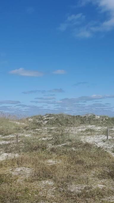 Cozy 2-bedroom Townhouse Close To Crescent Beach *