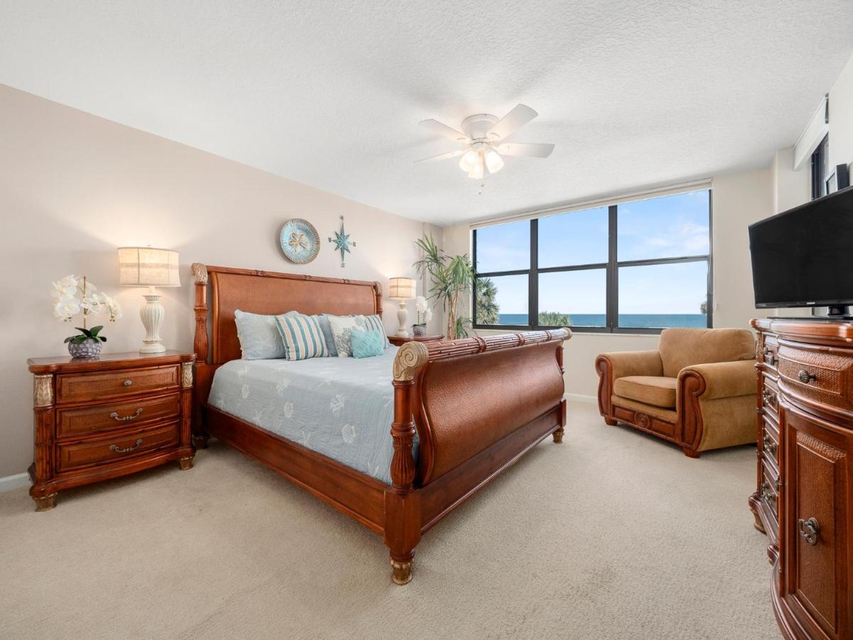 Apartment Barefoot Trace 208