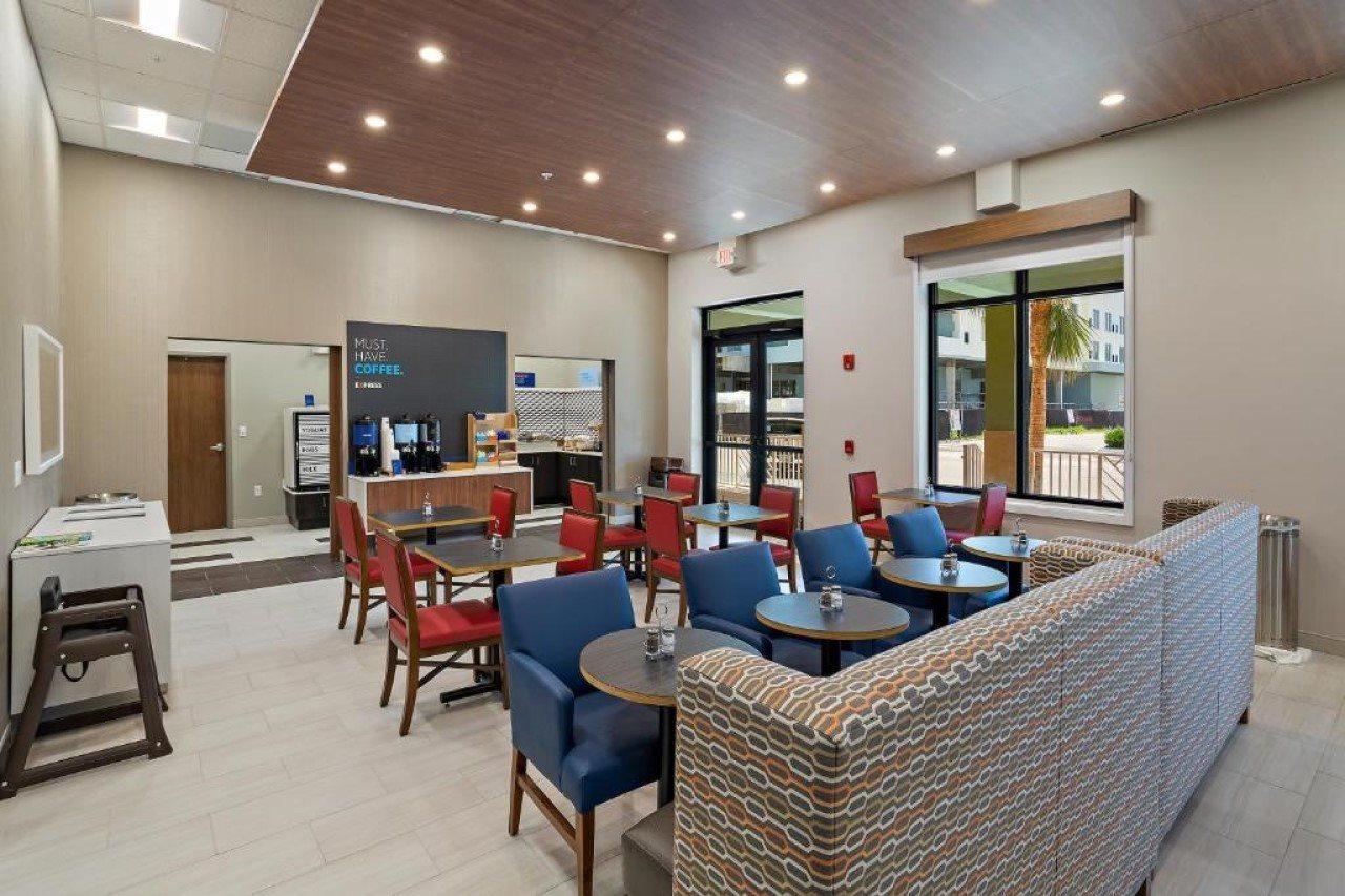 Hotel Express - Vilano By Ihg 3*