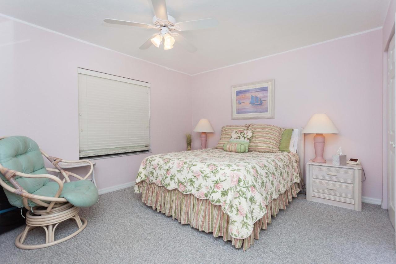 Ocean Village Club L25 *