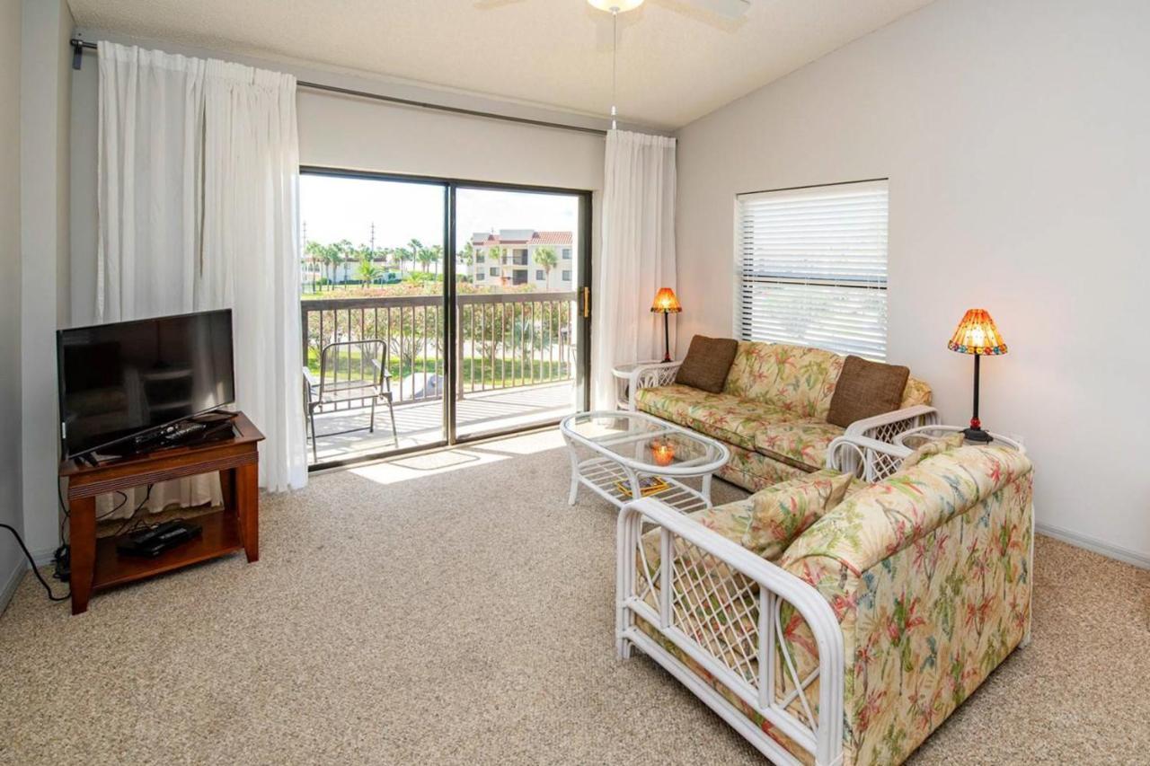 Paradise At The Apartment *