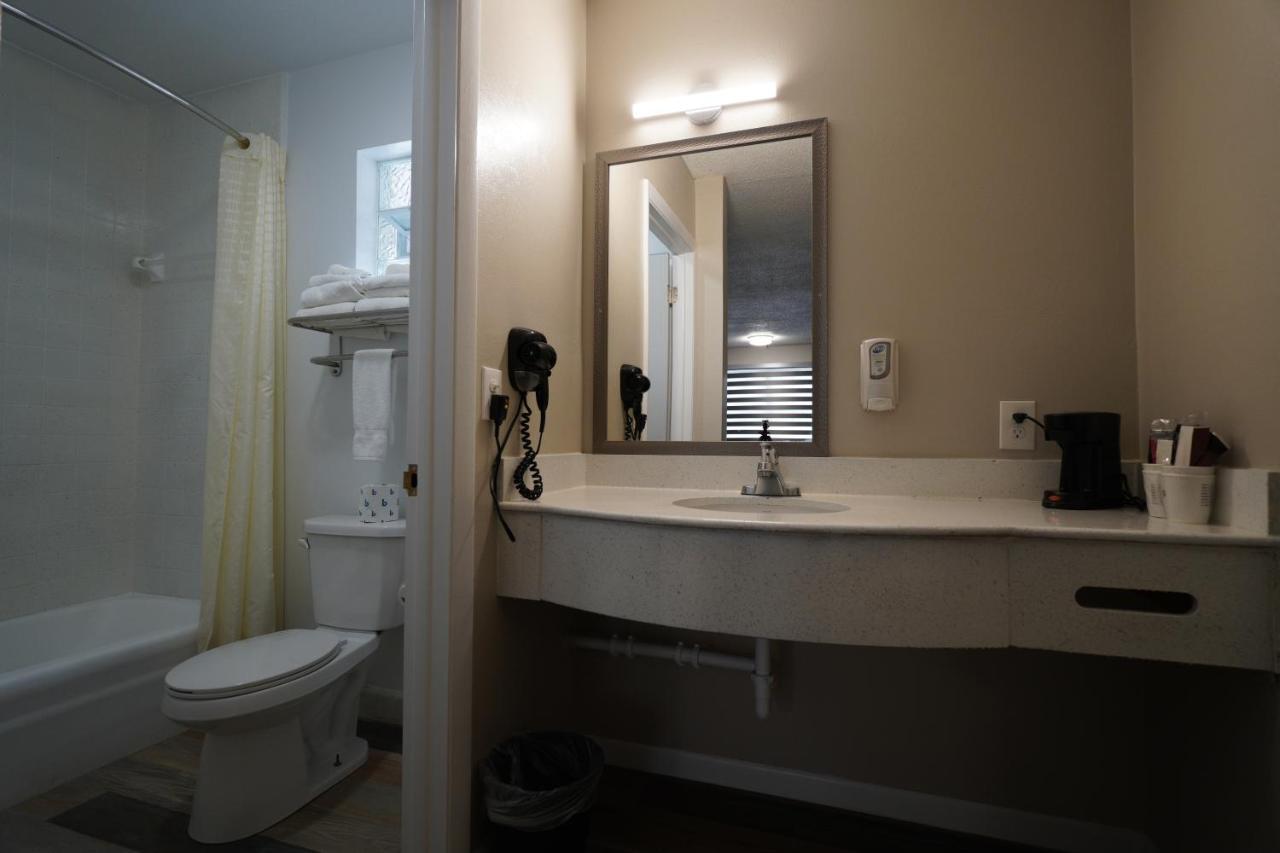 Economy Historic District Inn 2*