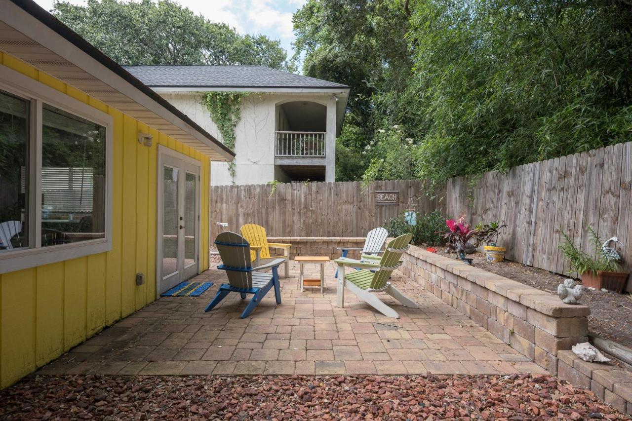 Holiday home Sun Kissed Cottage, 3 Bedrooms, Sleeps 7, Walk To Ocean *