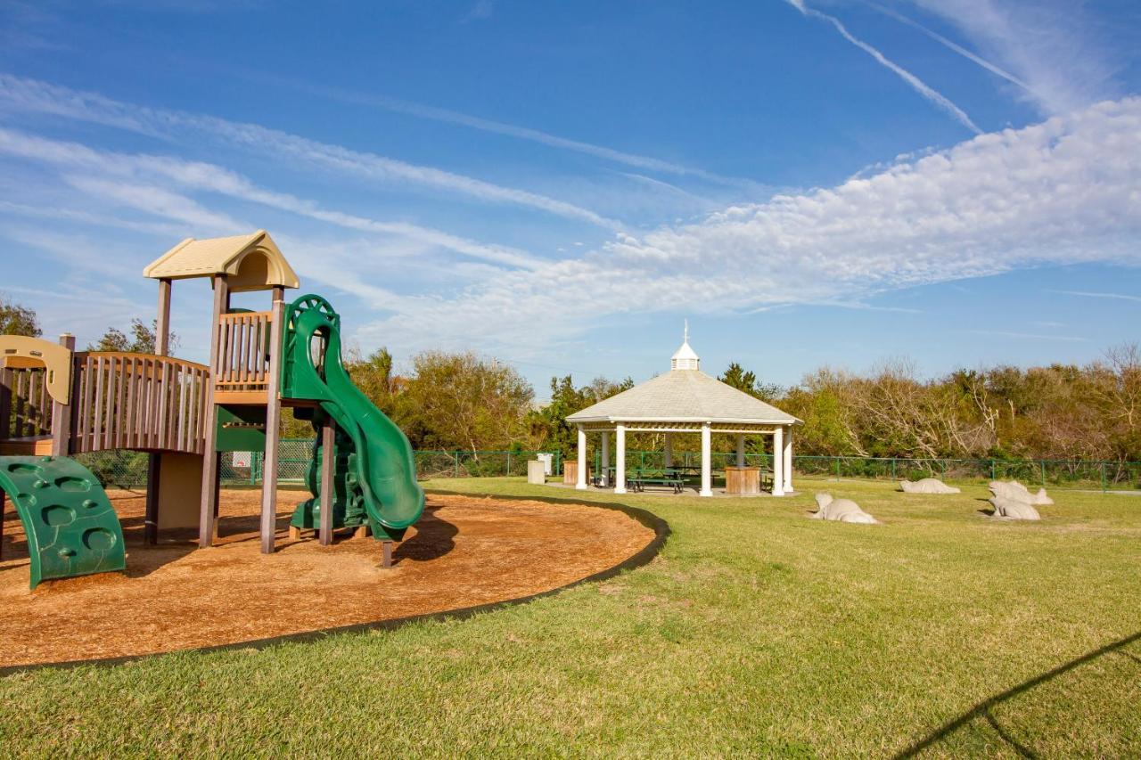 Sun Kissed Cottage, 3 Bedrooms, Sleeps 7, Walk To Ocean Holiday home St. Augustine