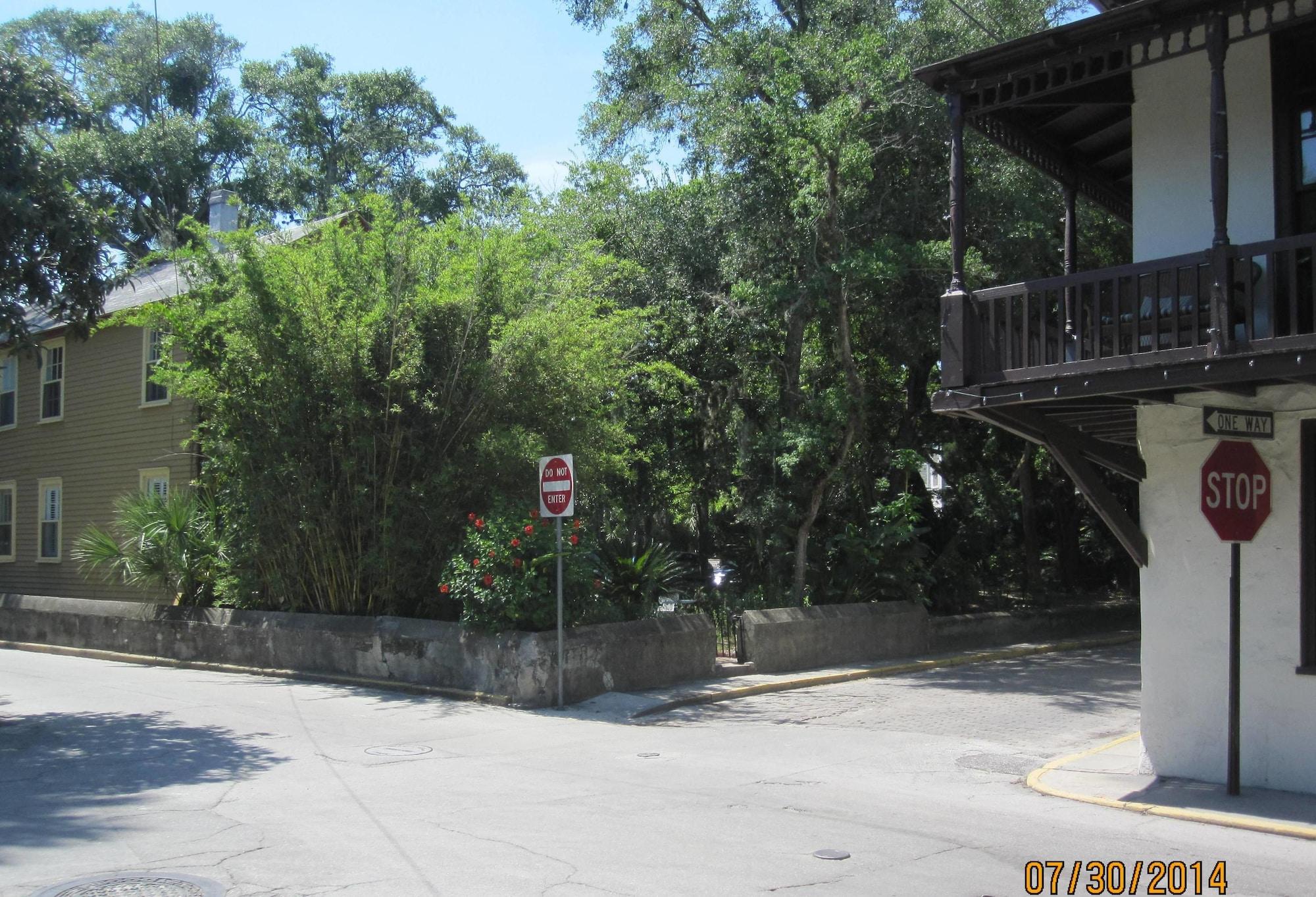 St. Francis - 3*