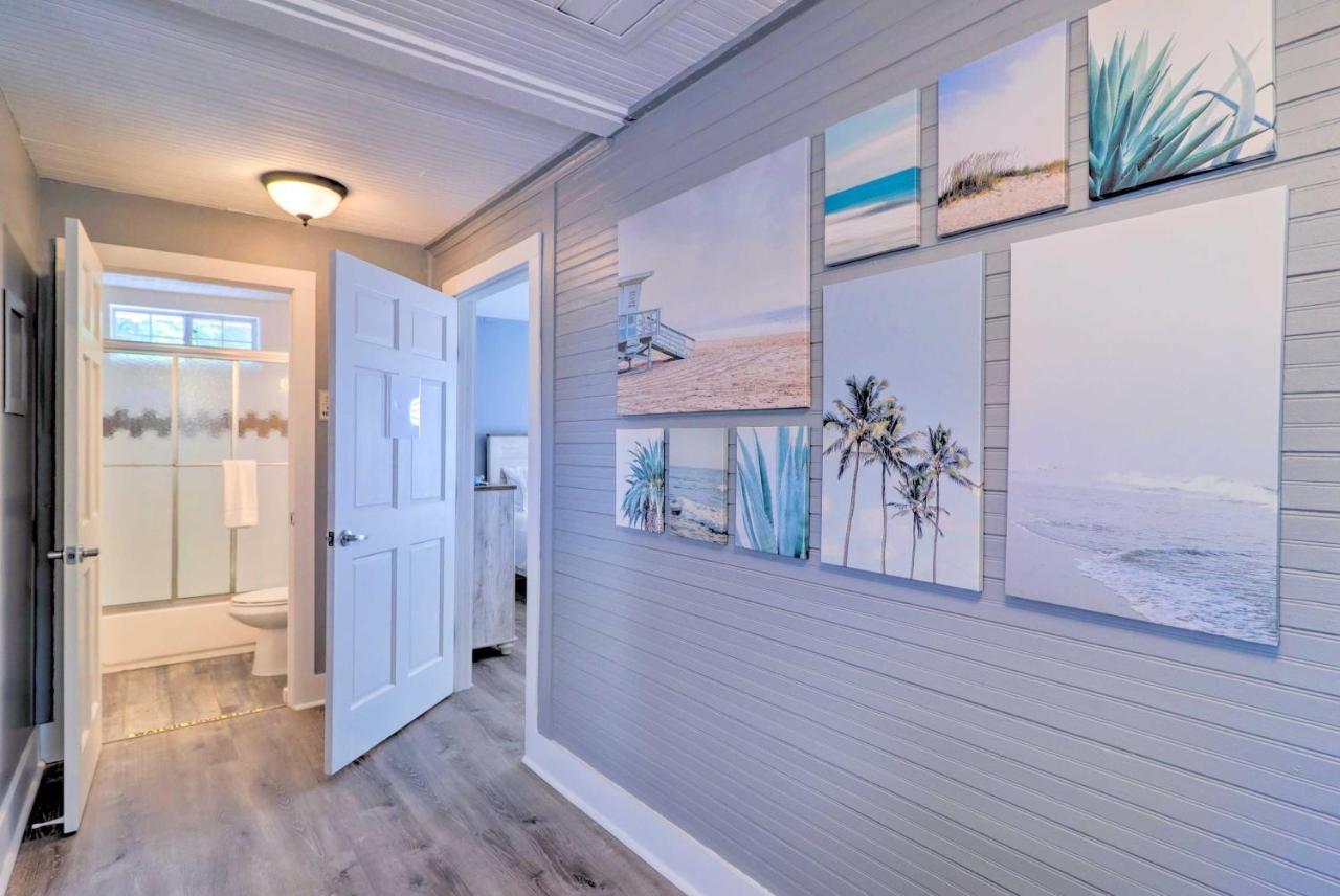 Apt With Balcony, Walk To Historic District! Apartment