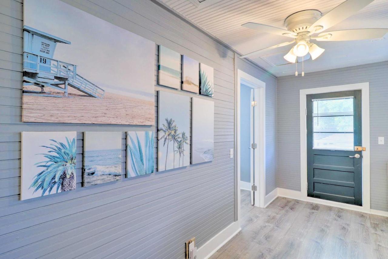 Apt With Balcony, Walk To Historic District!