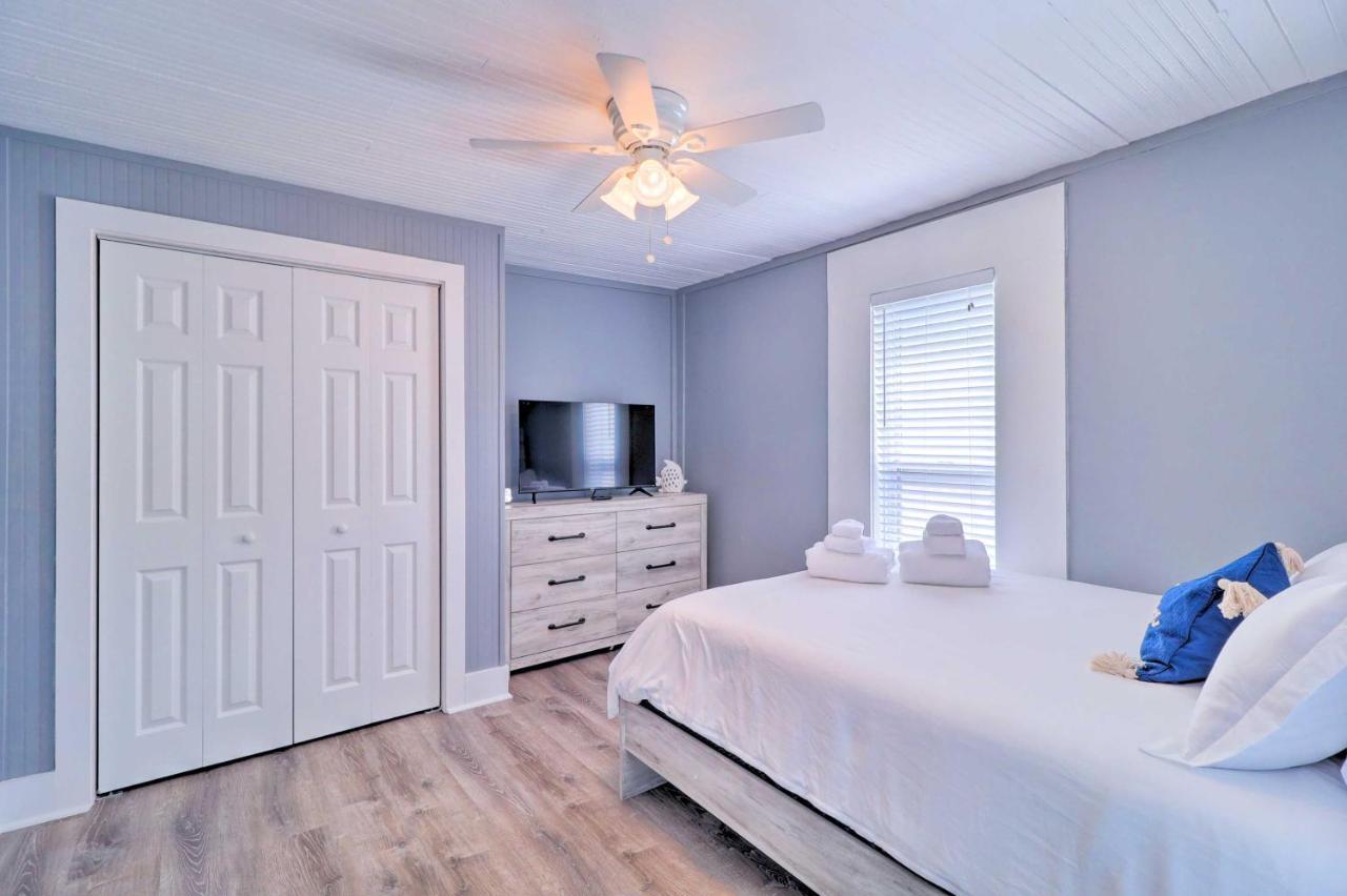 Apartment Apt With Balcony, Walk To Historic District!