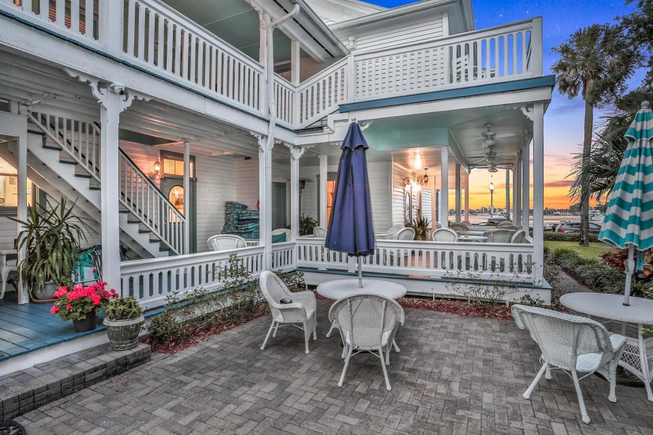 Bayfront Westcott House Bed & Breakfast 3*