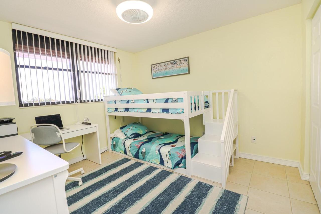 Dollar Two 202 Holiday home