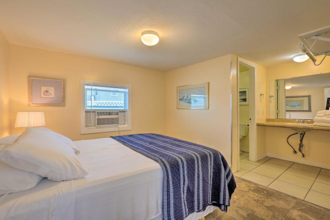 Surfside Oceanfront With Access! Holiday home