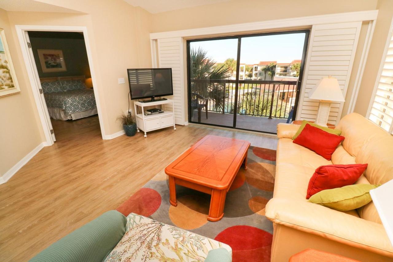 Ocean Village Club F33 *
