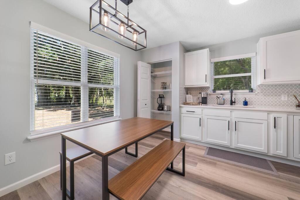 New Modern Close To Downtown! Fully Fenced Yard * St. Augustine