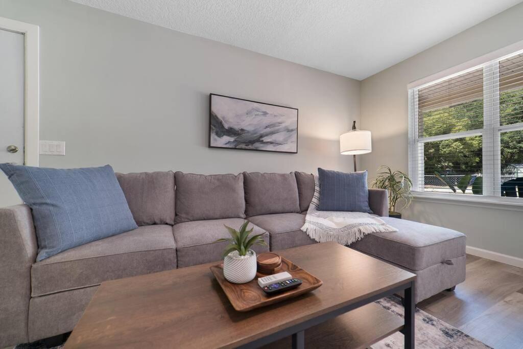 New Modern Close To Downtown! Fully Fenced Yard * St. Augustine