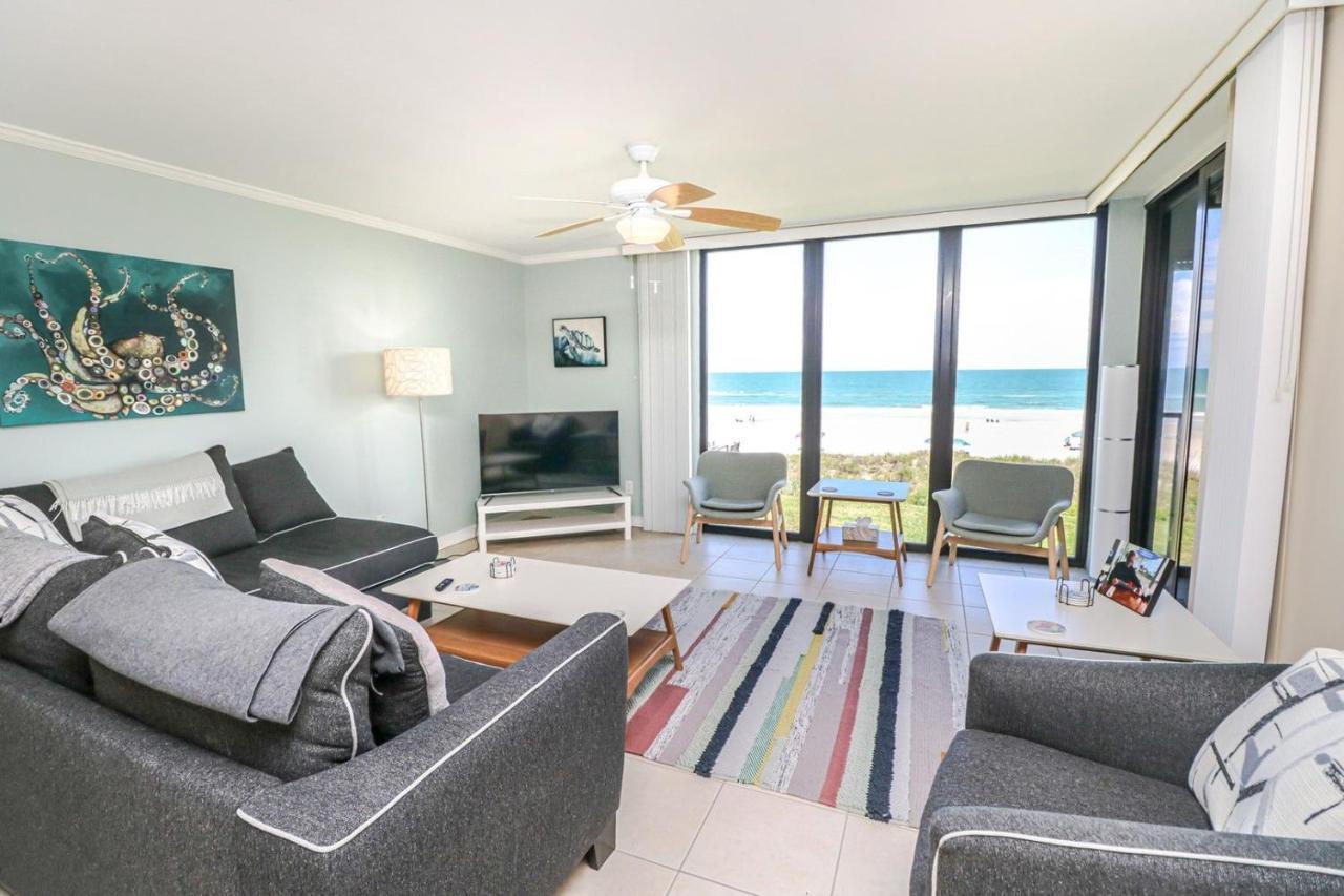 Dollar Two 202 Holiday home