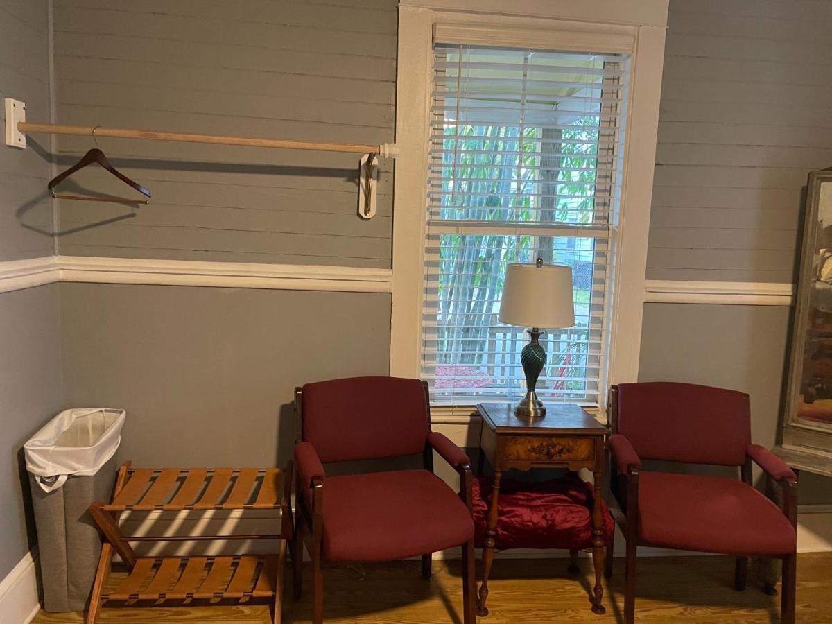 150 Year Old Restored Lincolnville Guest house *