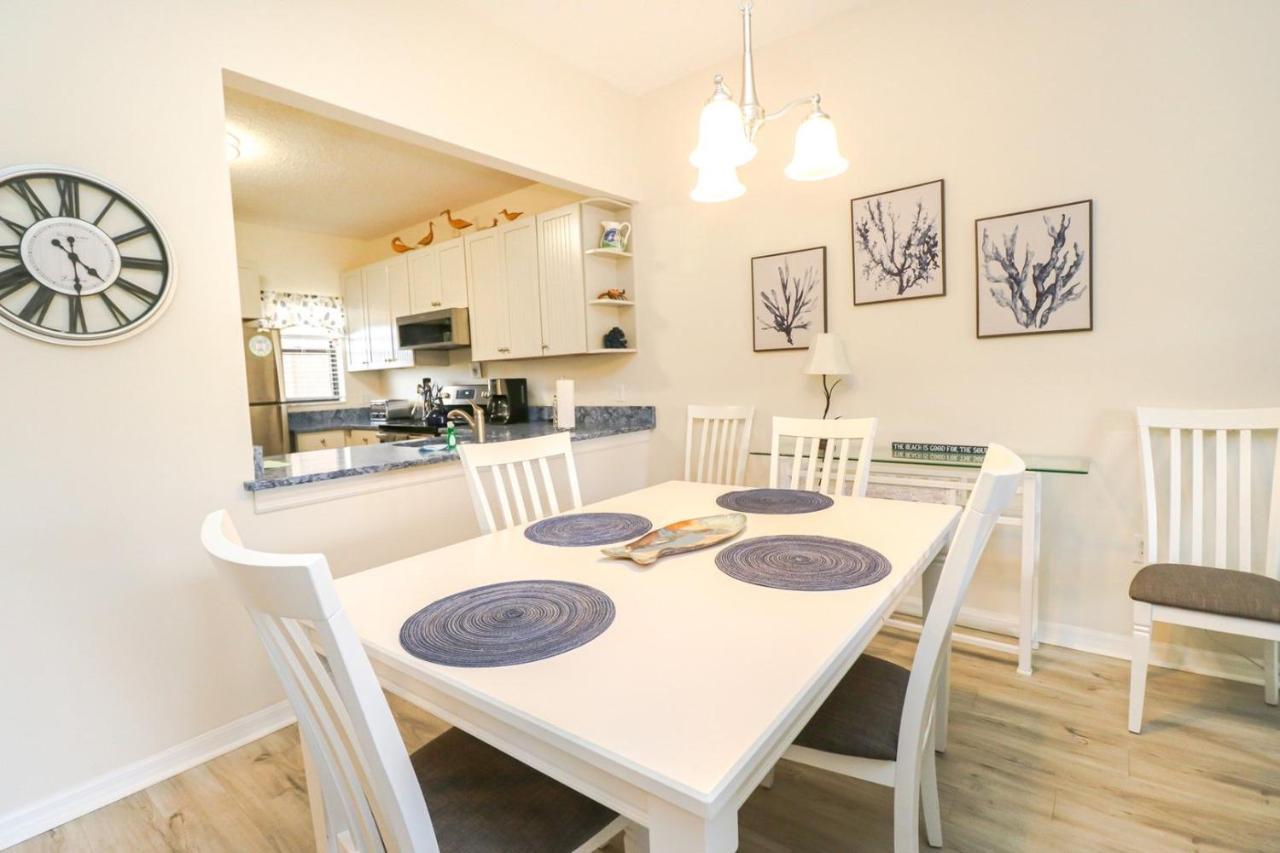 Holiday home Ocean Village Club R34 Direct Access Poolside