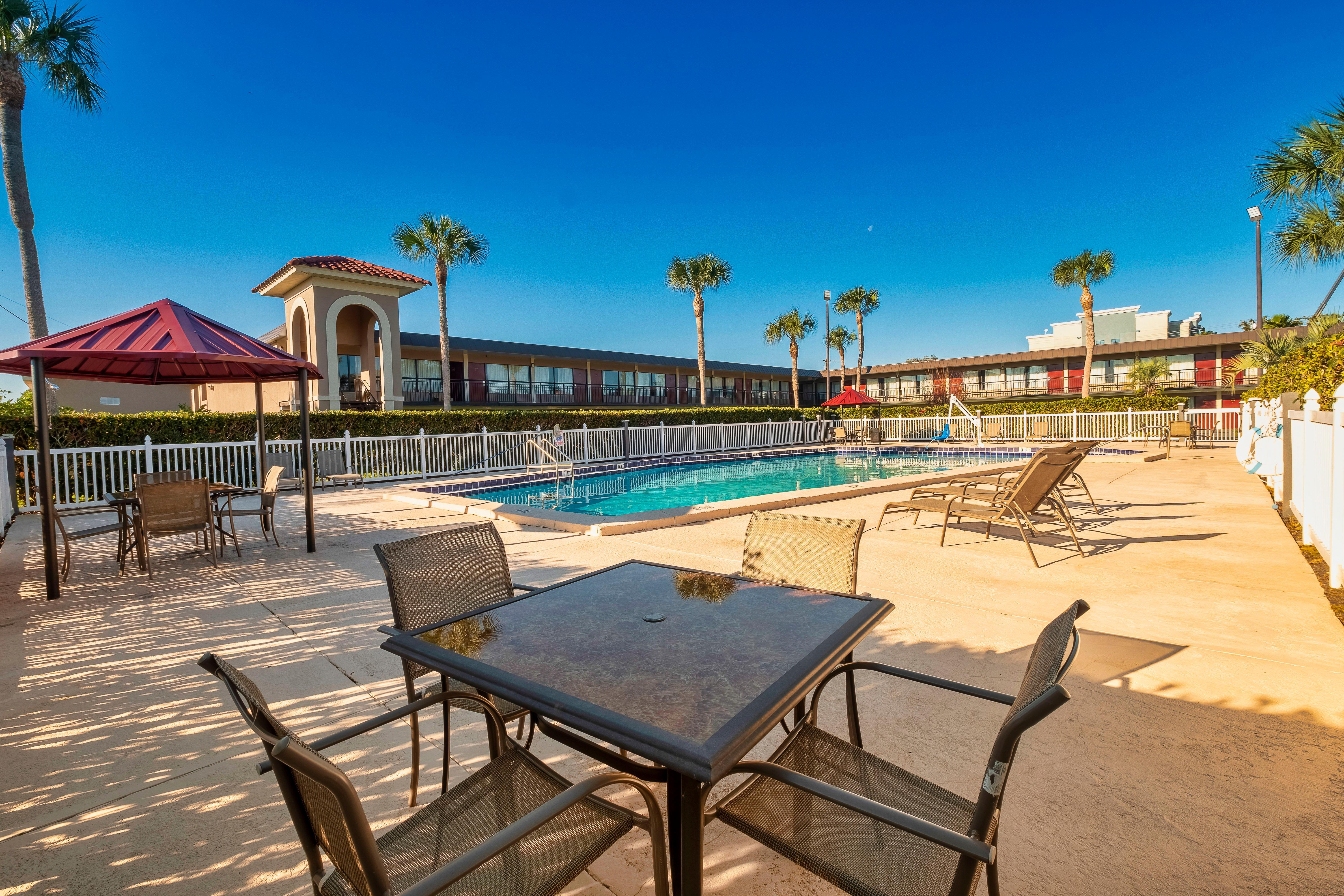 Red Roof Plus+ Hotel Saint Augustine