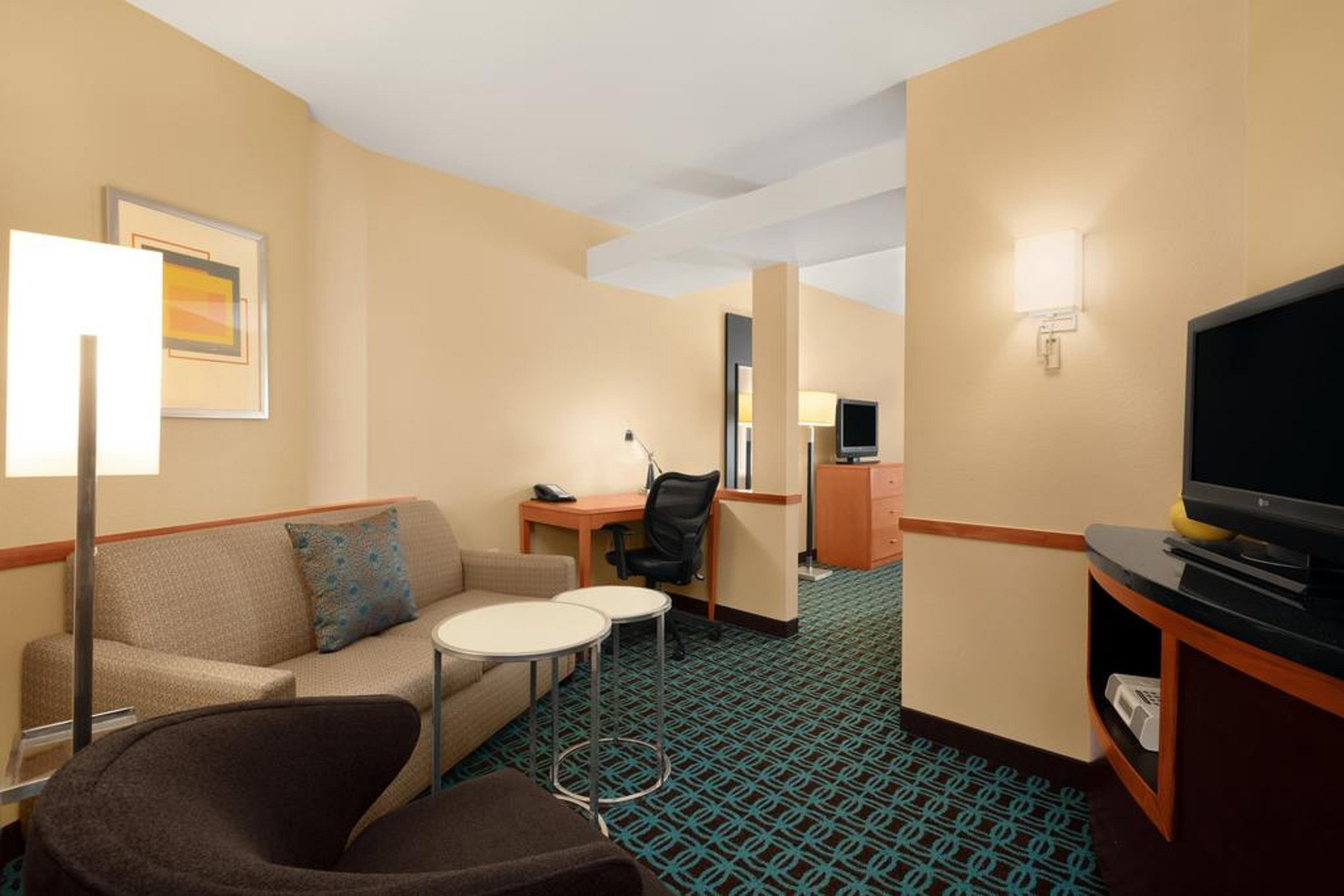 Hotel Fairfield And By Marriott I-95