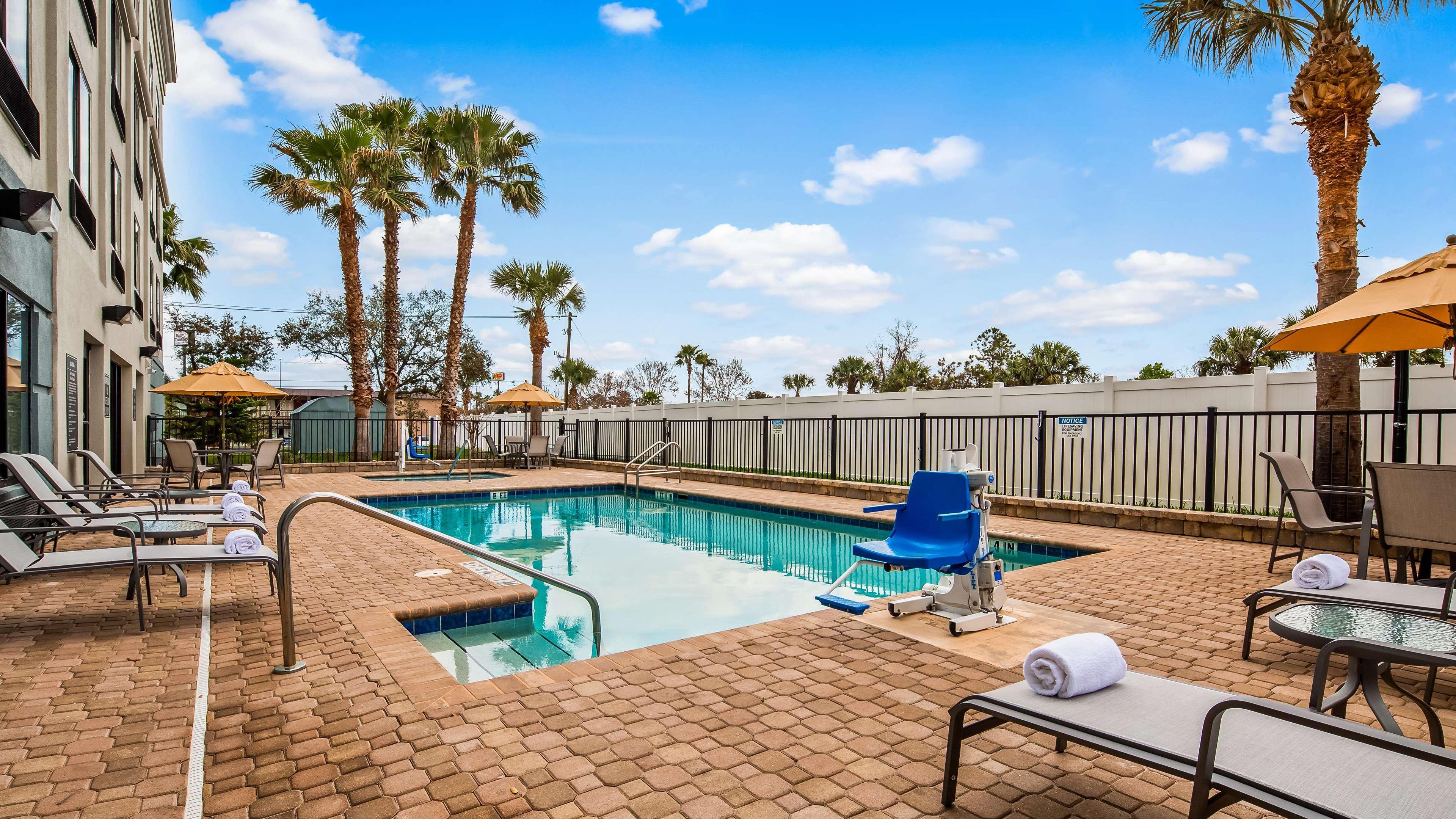 Western I-95 Hotel