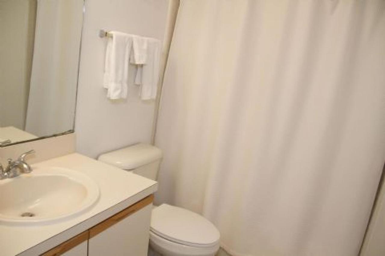 Ocean Village Club G15 *