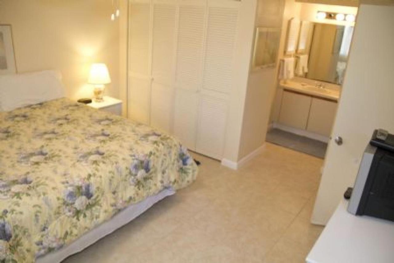 Ocean Village Club G15 *