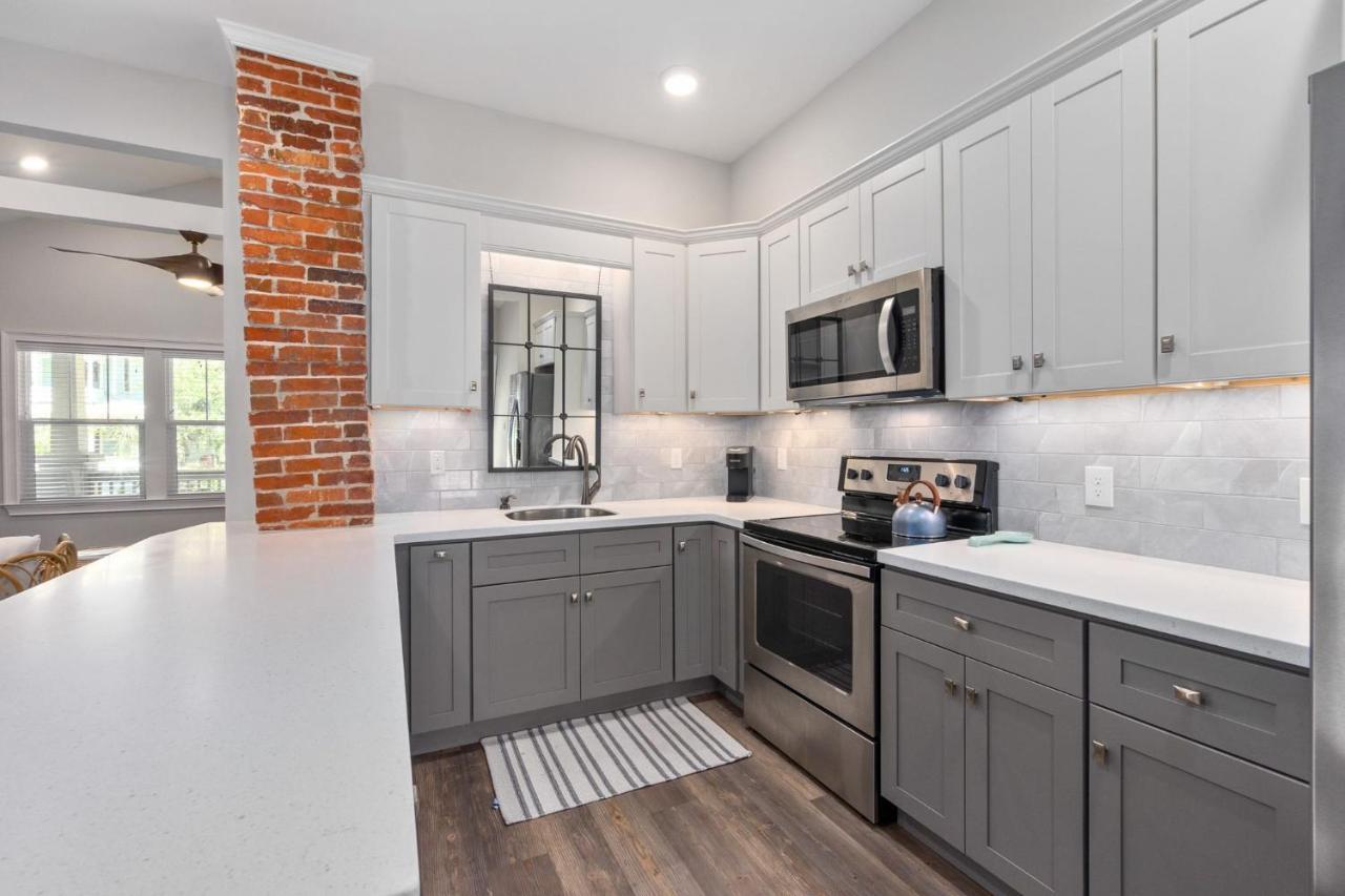 Oneida Charmed - Historic W Modern Flair *