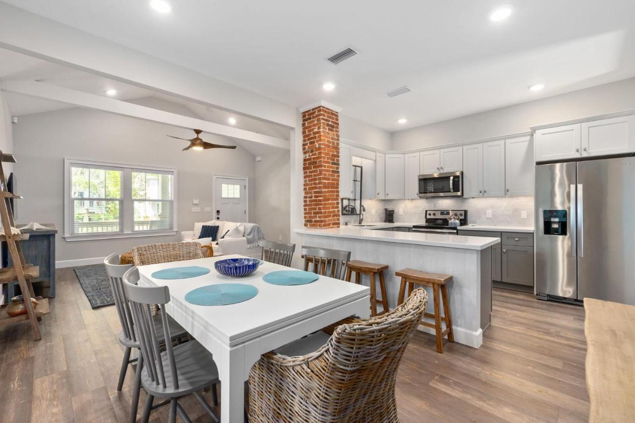 Oneida Charmed - Historic W Modern Flair