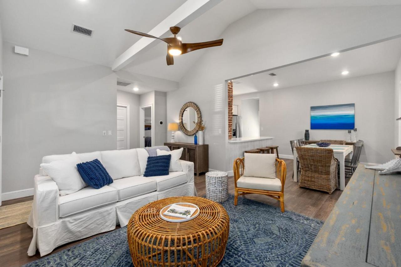 Holiday home Oneida Charmed - Historic W Modern Flair