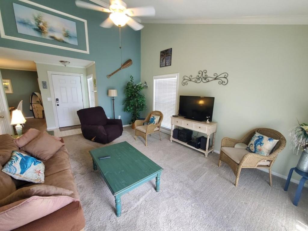 Quail Hollow A8-1u Apartment *