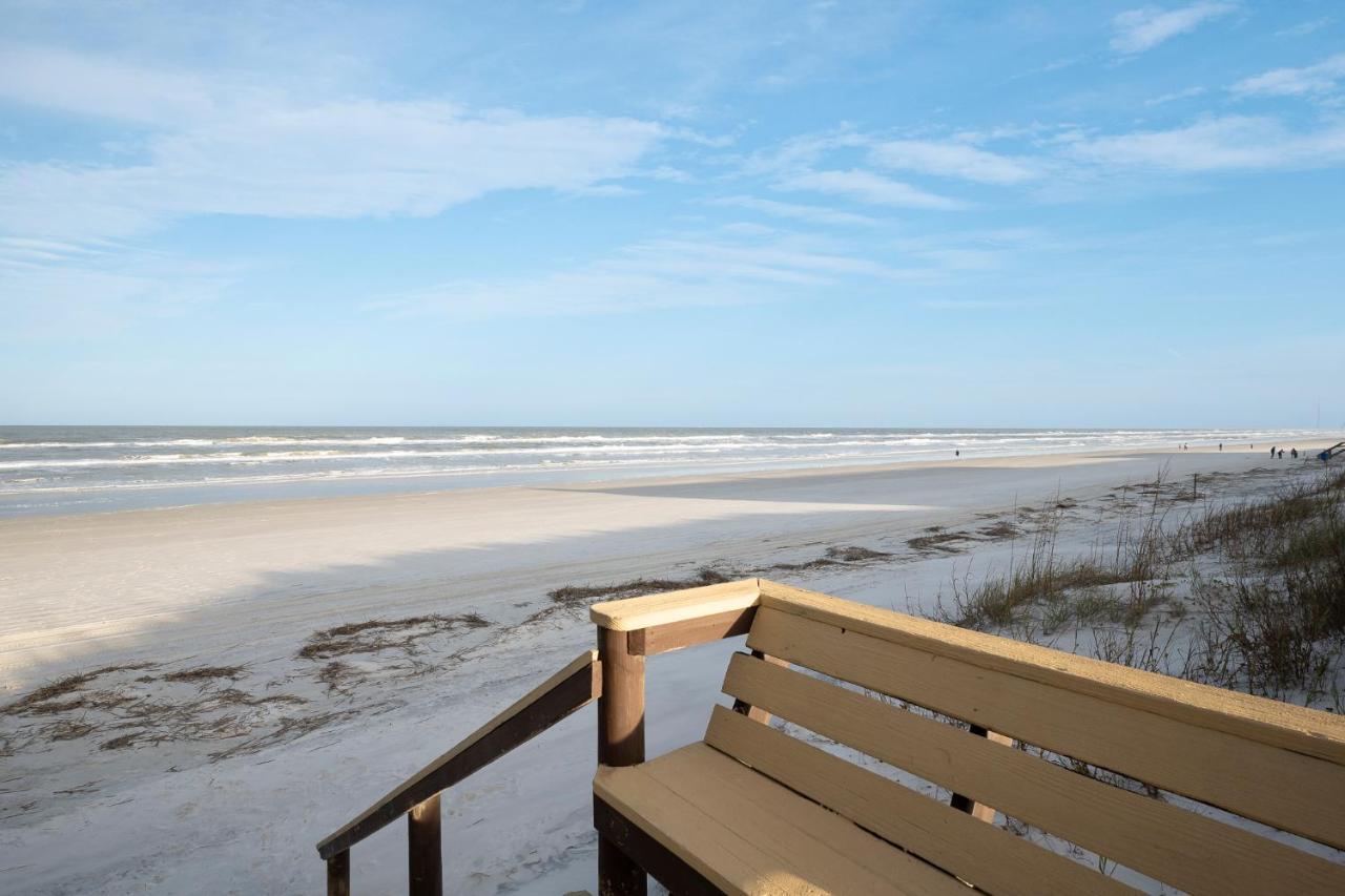 Trade Winds 101 Apartment *