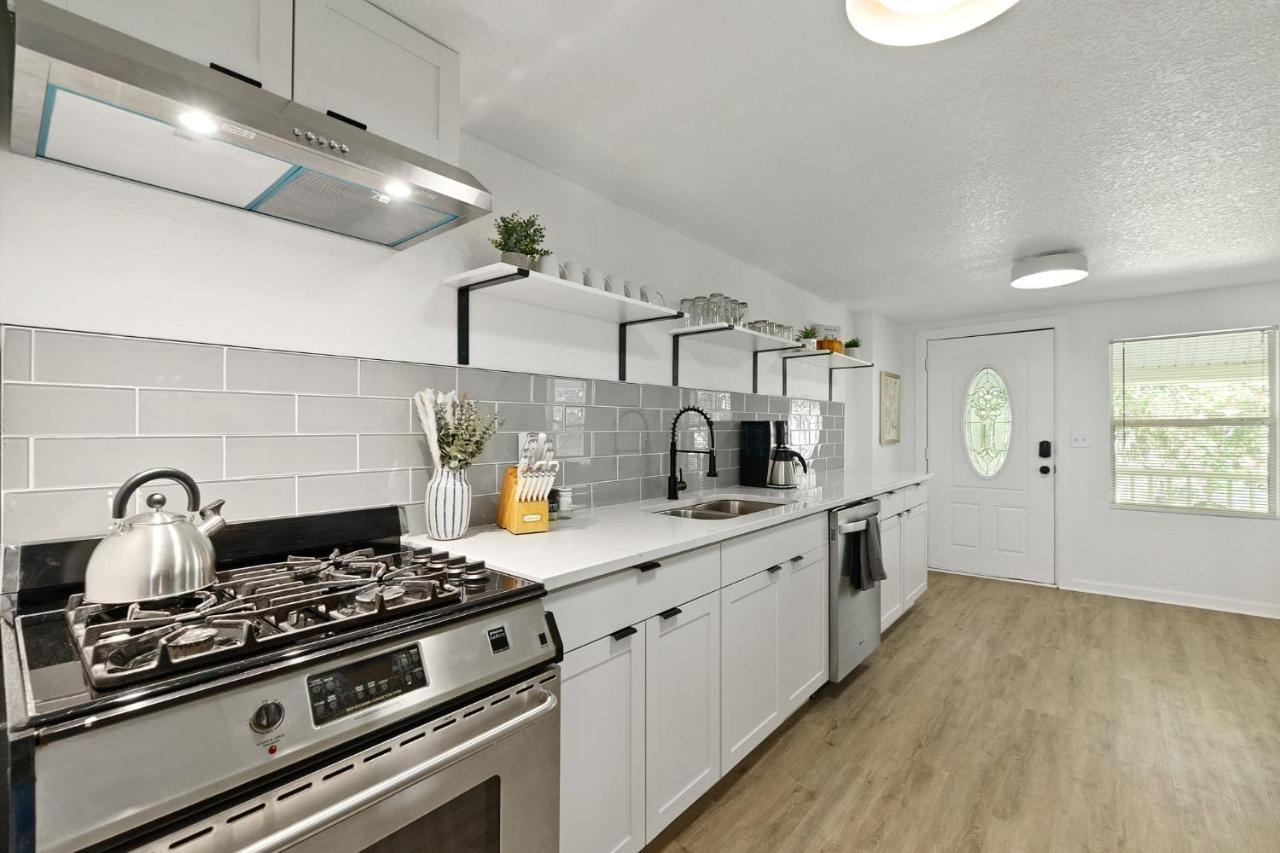 The Garden - Pet Friendly & 5 Mins To Town Holiday home *