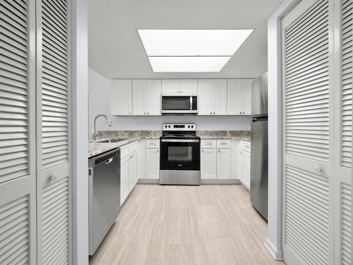 Apartment Ocean Village Club J14