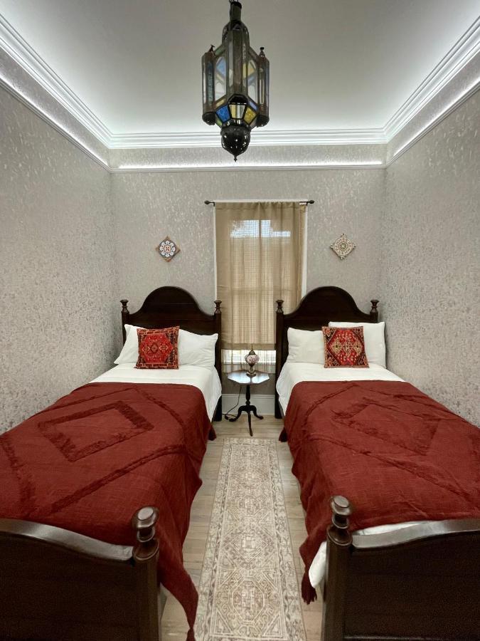 Acomodação com café da manhã  1001 Nights Historic Adults Only *