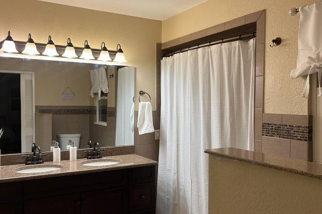 Holiday home Two Living Quarters, 6min Walk To Beach, Few Steps From Restaurants St. Augustine