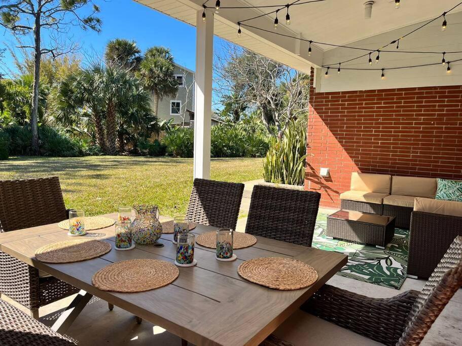 Holiday home Two Living Quarters, 6min Walk To Beach, Few Steps From Restaurants