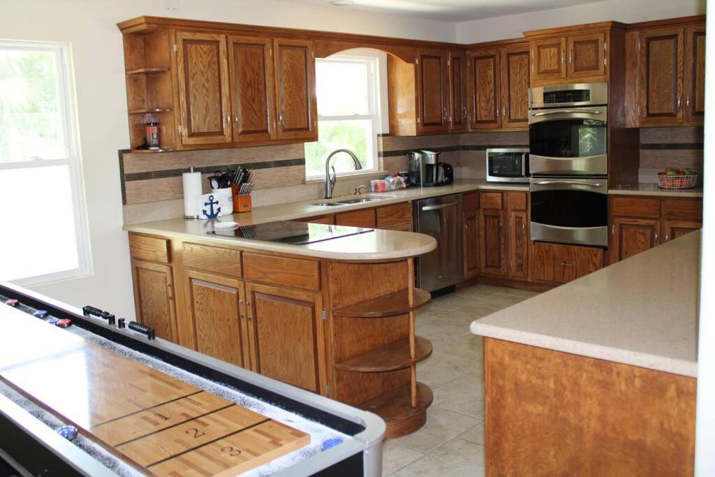 Two Living Quarters, 6min Walk To Beach, Few Steps From Restaurants St. Augustine