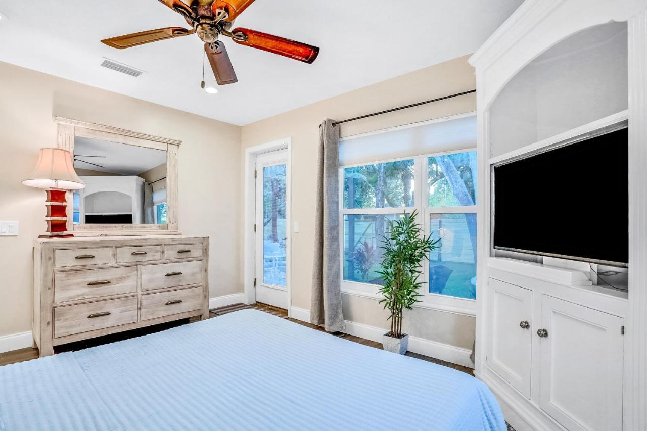Salt & Light Holiday home