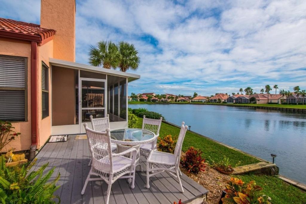 Casa Bella At Sea Place New Holiday home *