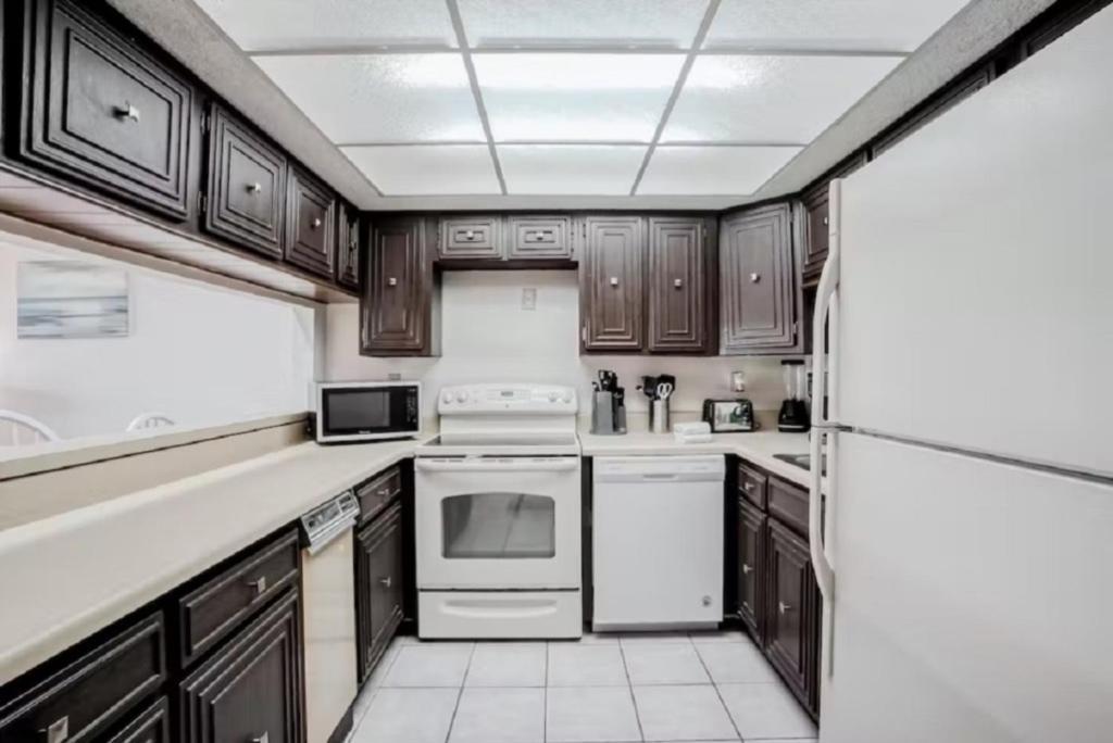 Pelican Inlet C222 Apartment
