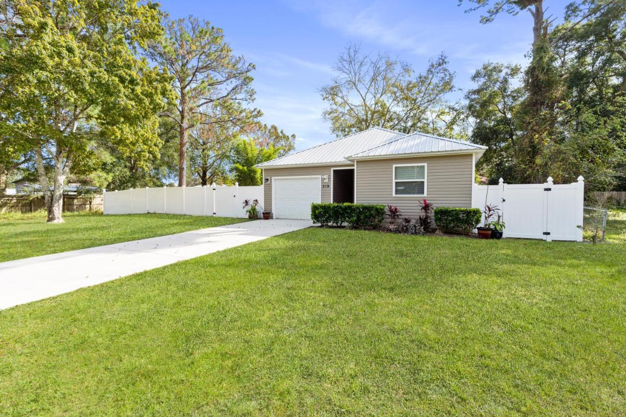 3br 2bth House Retreat/10 Min To Downtown & *