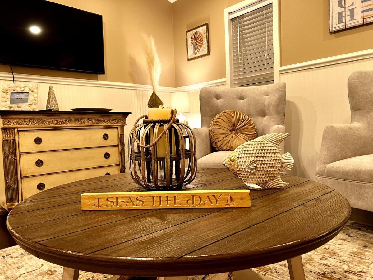 3br 2bth House Retreat/10 Min To Downtown & Casa de férias