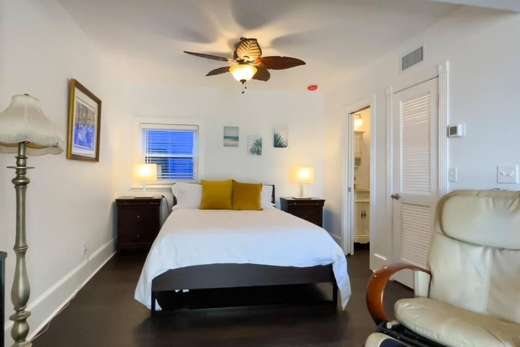 Angelica, Dog Friendly Studio, Free Bicycle Apartment *