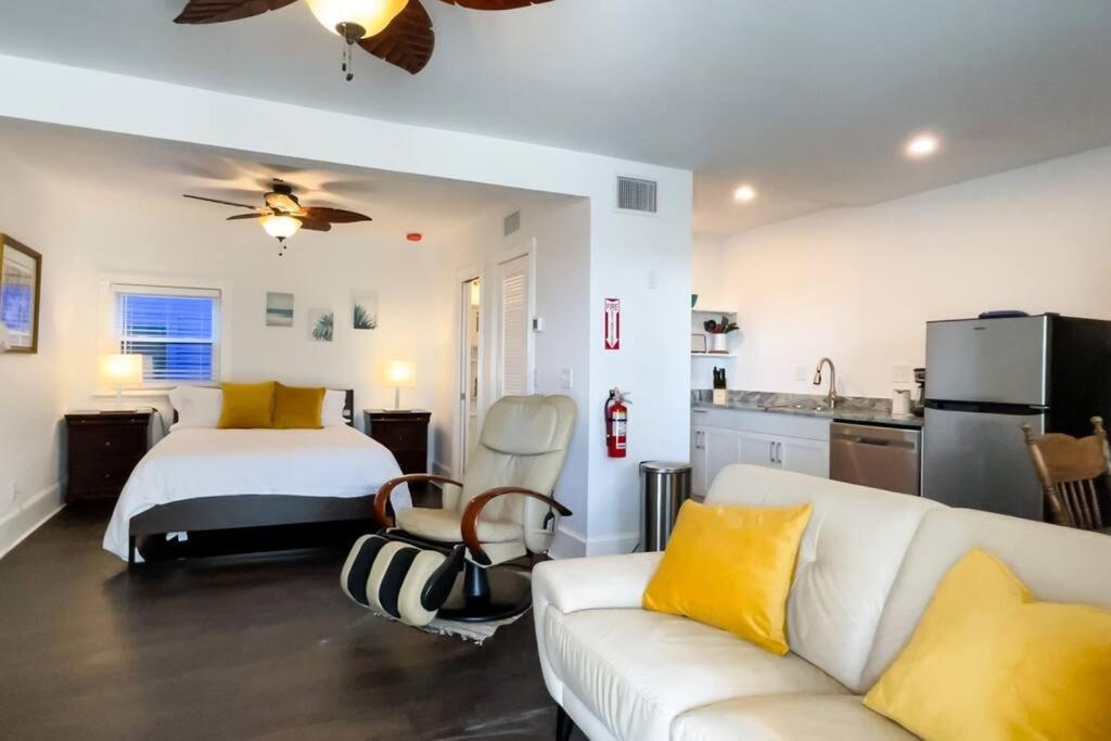 Angelica, Dog Friendly Studio, Free Bicycle St. Augustine