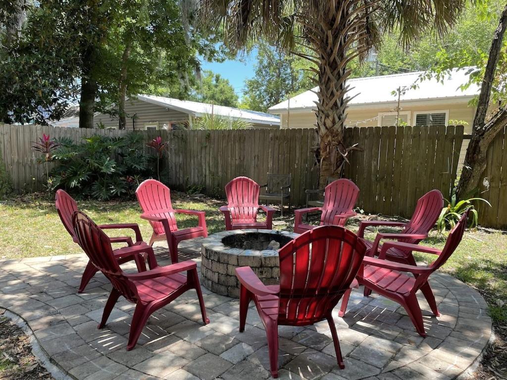 Spacious Renovated 4br Downtown W Firepit Sleeps 8+ *
