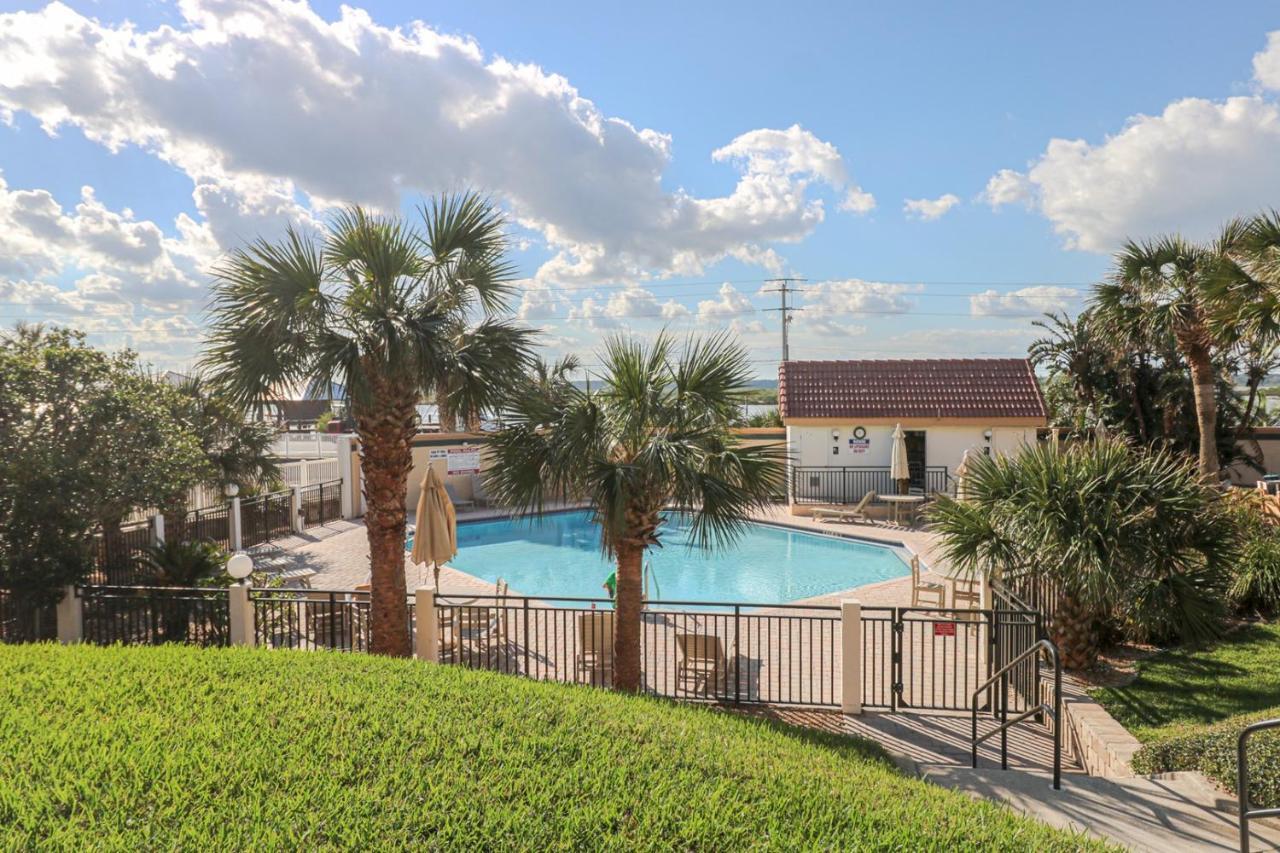 Holiday home Windjammer 109 *