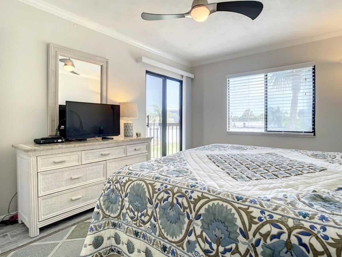 Ocean Village Club M21 *