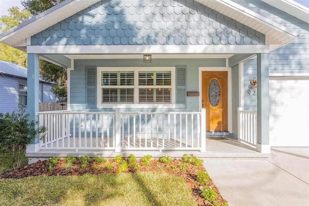 Modern, Upscale, And New Blue In The Heart Of Downtown St Augustine St. Augustine